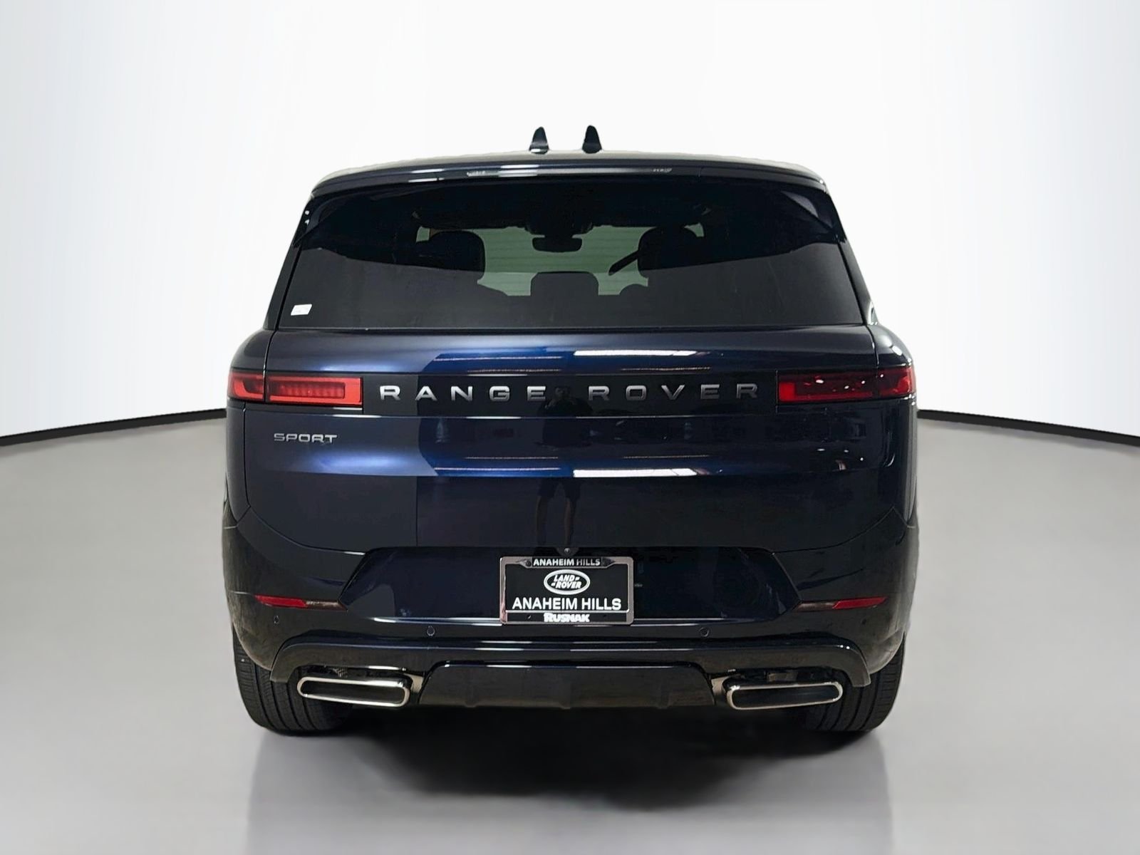 New 2026 Constellation Blue Ultra Metallic Gloss LAND ROVER Dynamic SE image 4