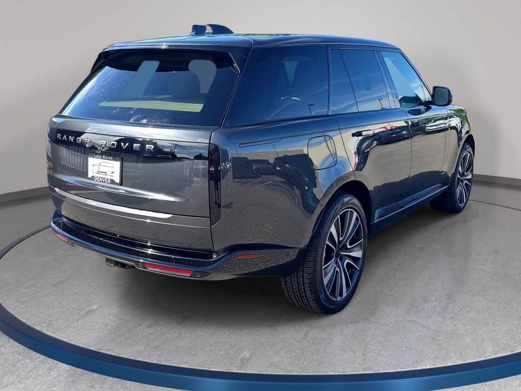 New 2026 Carpathian Grey Land Rover SE image 5