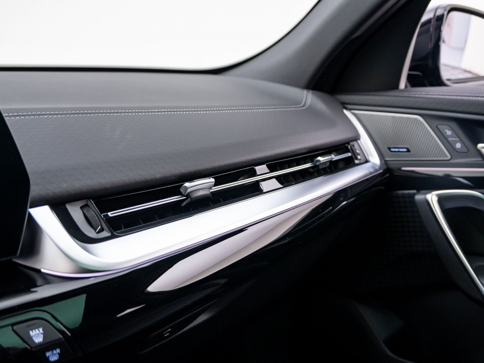 New 2026 Black Sapphire Metallic BMW xDrive28i image 25
