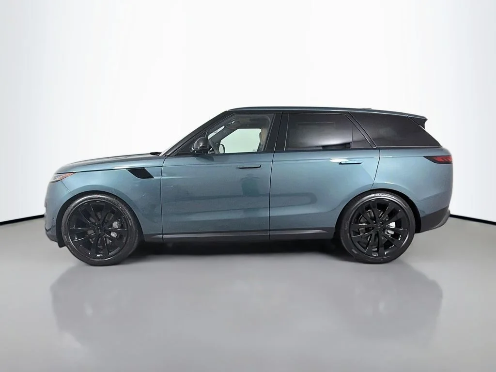 New 2026 Giola Green Land Rover SE image 8