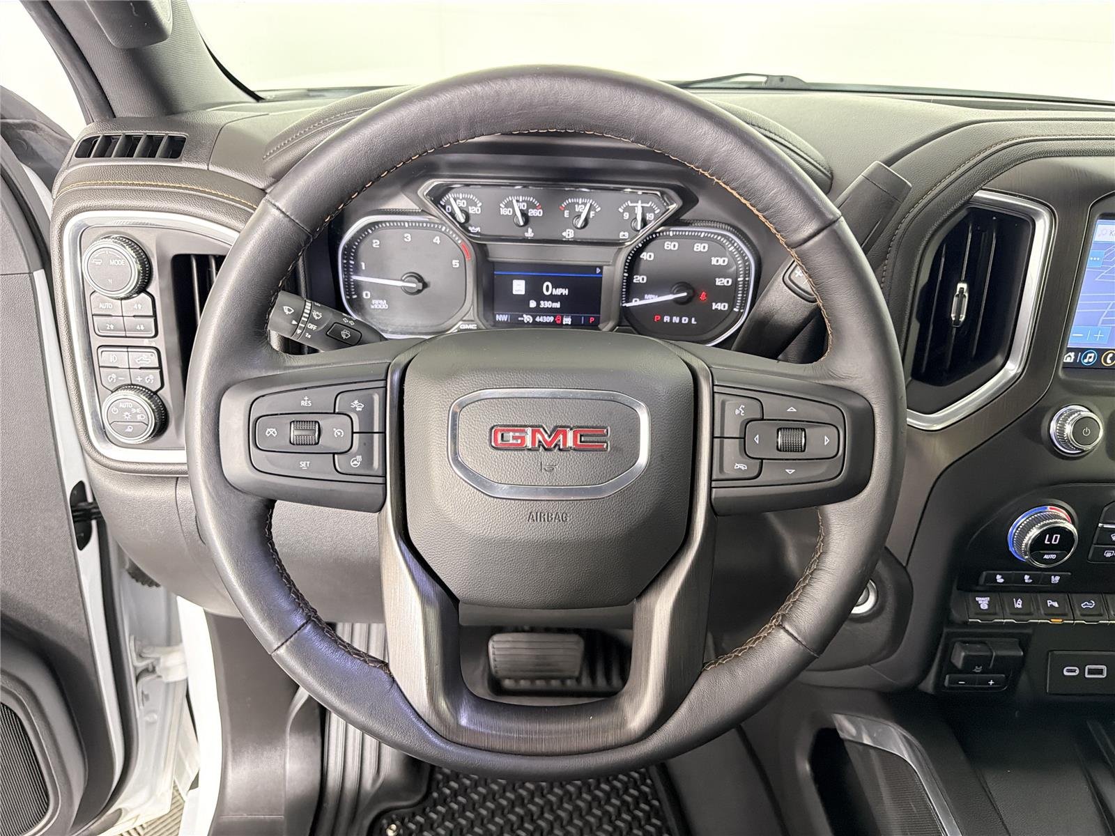 Used 2022 Summit White GMC AT4 image 25