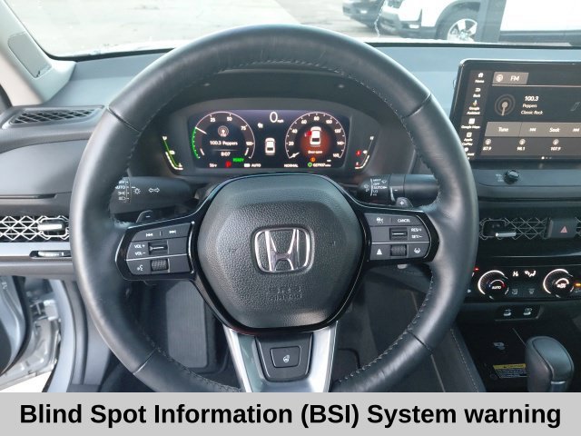 Used 2025 Solar Silver Metallic Honda Touring image 11