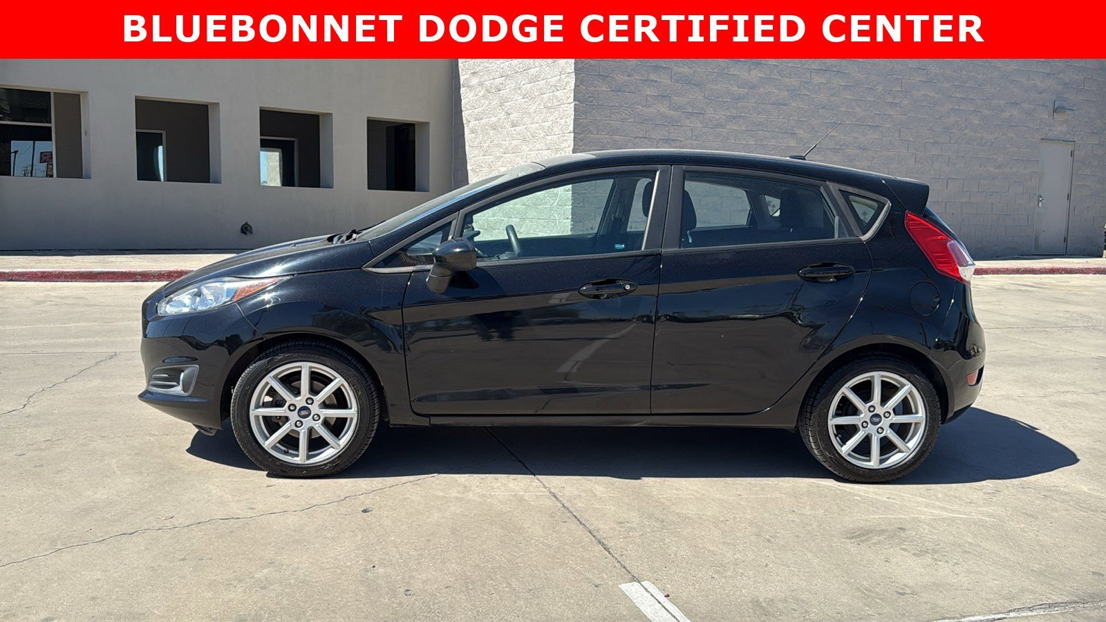 Used 2018 Ford Fiesta SE with VIN 3FADP4EJ8JM118307 for sale in New Braunfels, TX