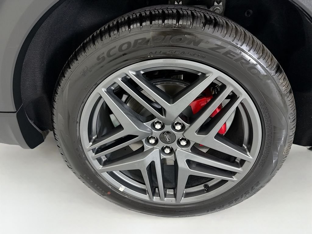 Used 2025 Gray Metallic Ford ST-Line image 31
