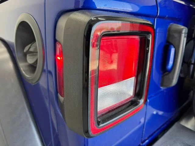 Used 2020 Ocean Blue Metallic Clearcoat Jeep Unlimited Sport S image 35