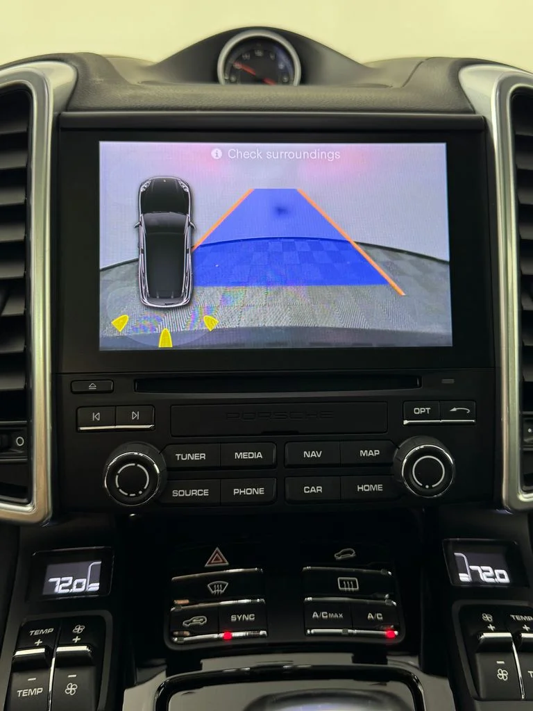 Used 2018 Moonlight Blue Metallic Porsche Base image 15