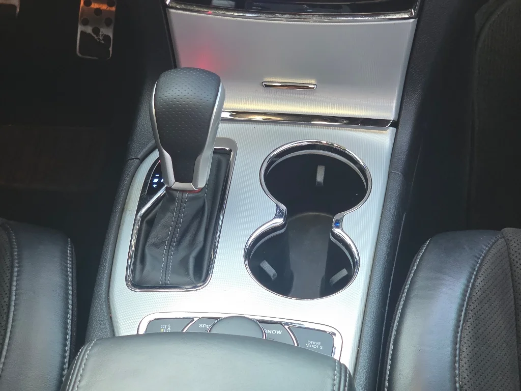 Used 2019 Bright White Clearcoat Jeep SRT image 25