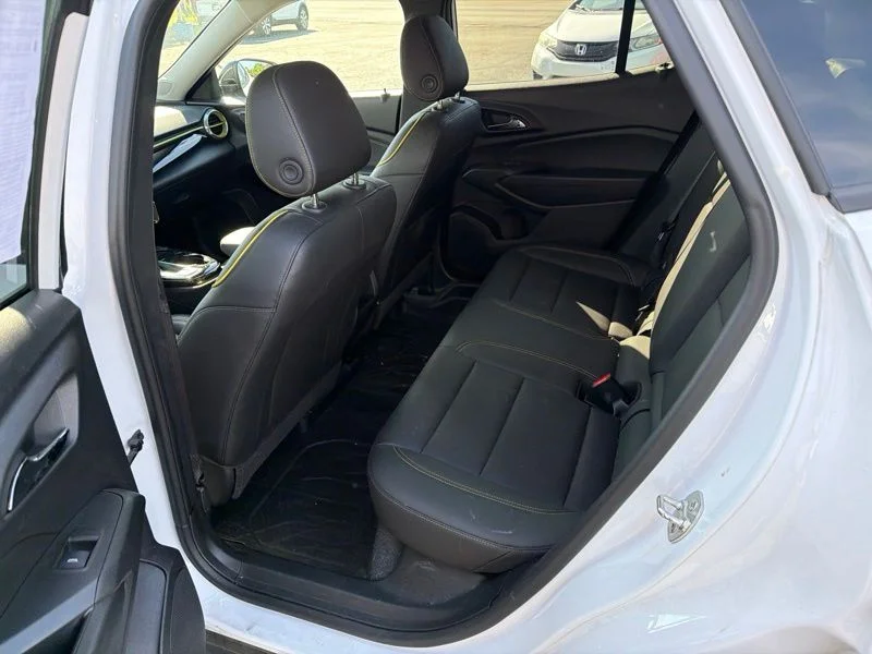 Used 2025 White Chevrolet ACTIV image 11