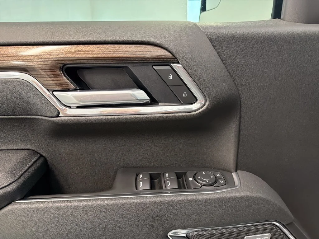 New 2026 Summit White Chevrolet LT Trail Boss image 13