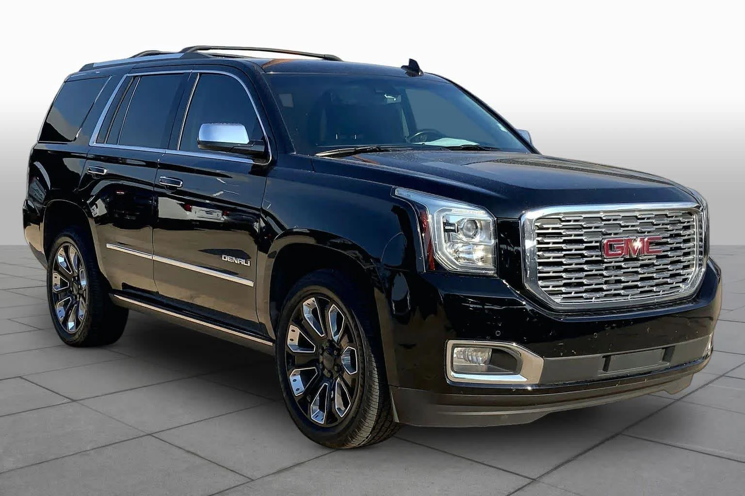 Used 2019 ONYX BLACK GMC Denali image 3