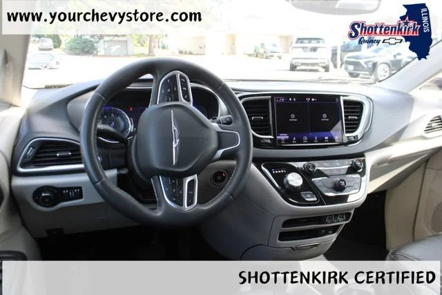 Used 2022 Gray Chrysler Touring L image 8