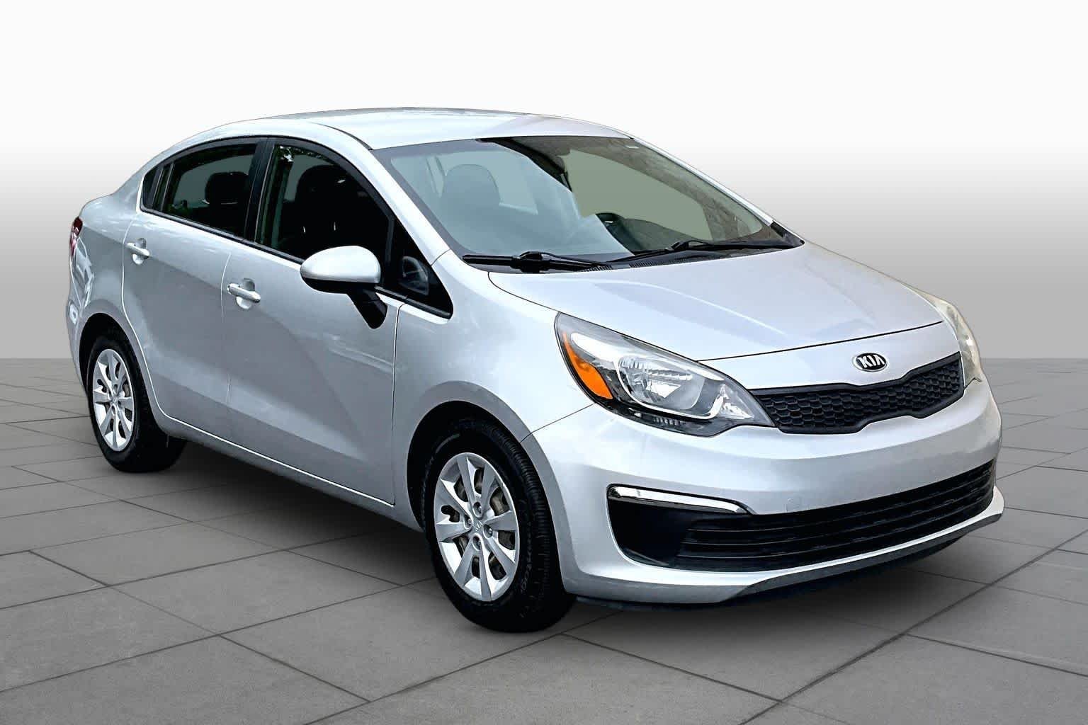 Used 2016 Bright Silver Metallic Kia LX image 3