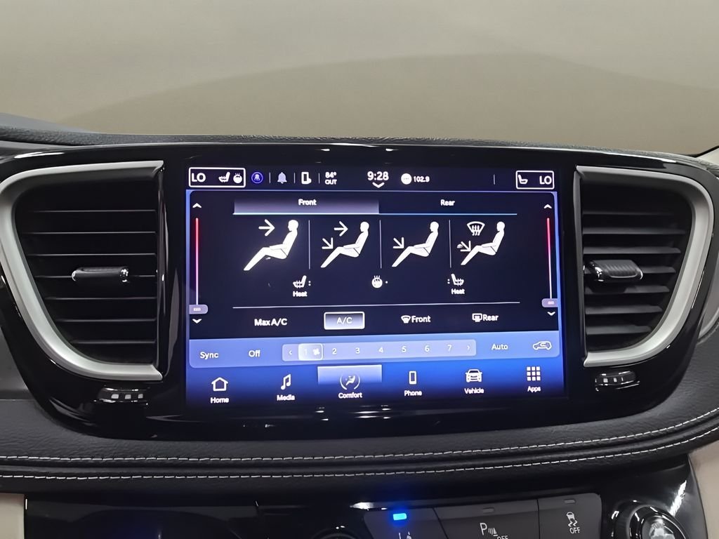 Used 2023 Black Chrysler Touring L image 32