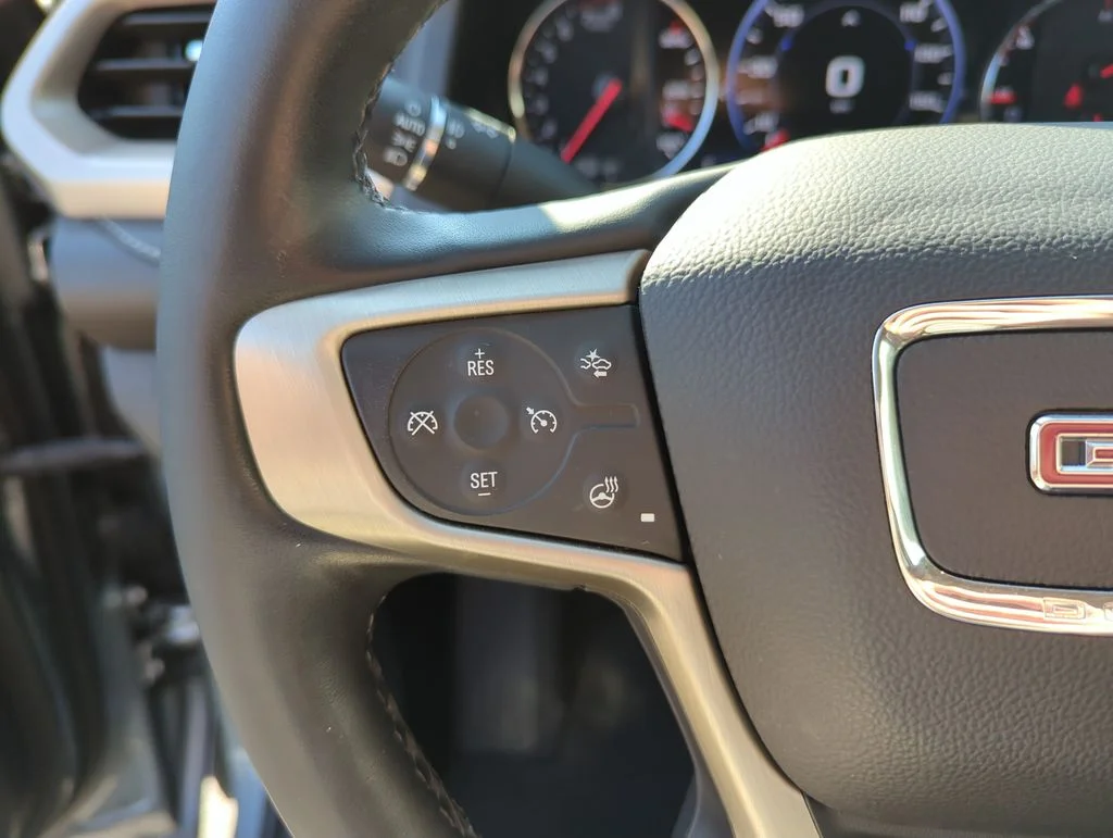 Used 2023 Silver GMC Denali image 21