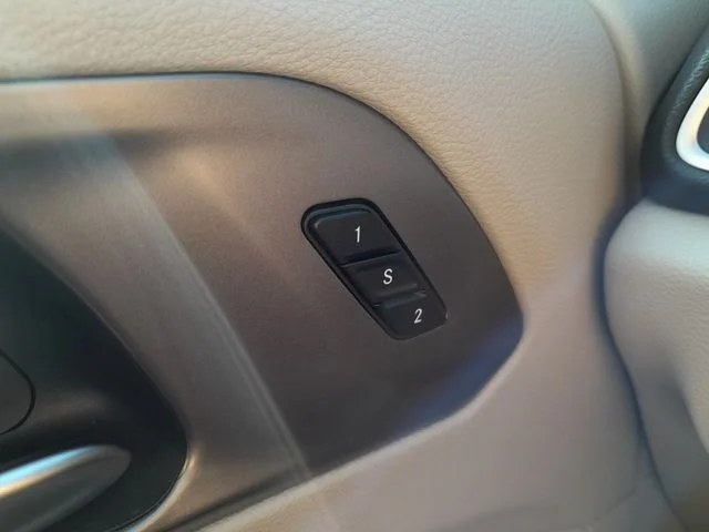 Used 2023 Black Chrysler Touring L image 36