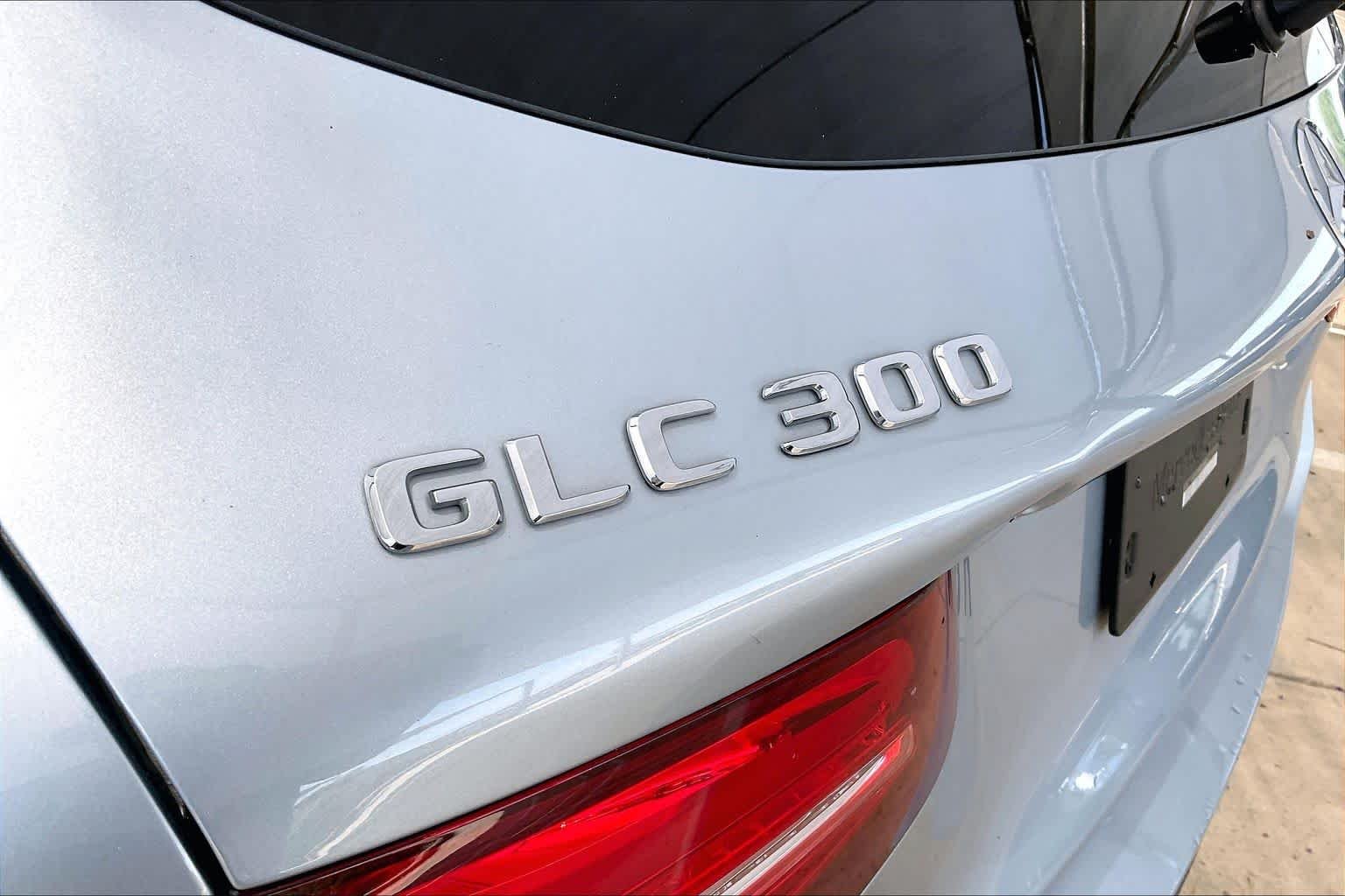 Used 2017 Diamond Silver Metallic Mercedes-Benz GLC 300 image 30