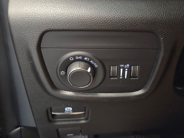 Used 2024 Gray Jeep Altitude image 22
