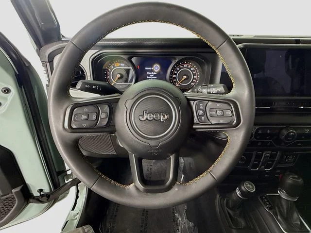 Used 2024  Jeep Sport S image 11