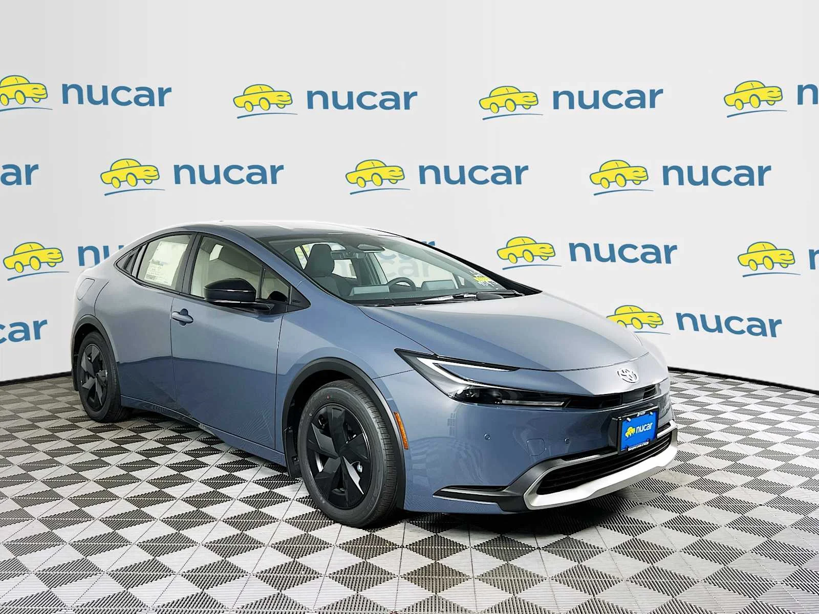 2026 Toyota Prius SE's photo
