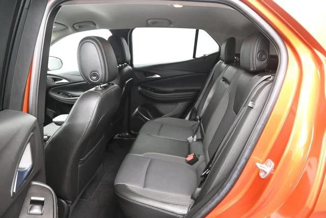Used 2023 SUNSET GLOW METALLIC Buick Select image 21