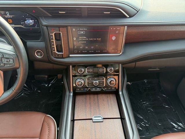 Used 2023 White GMC Denali Ultimate image 15