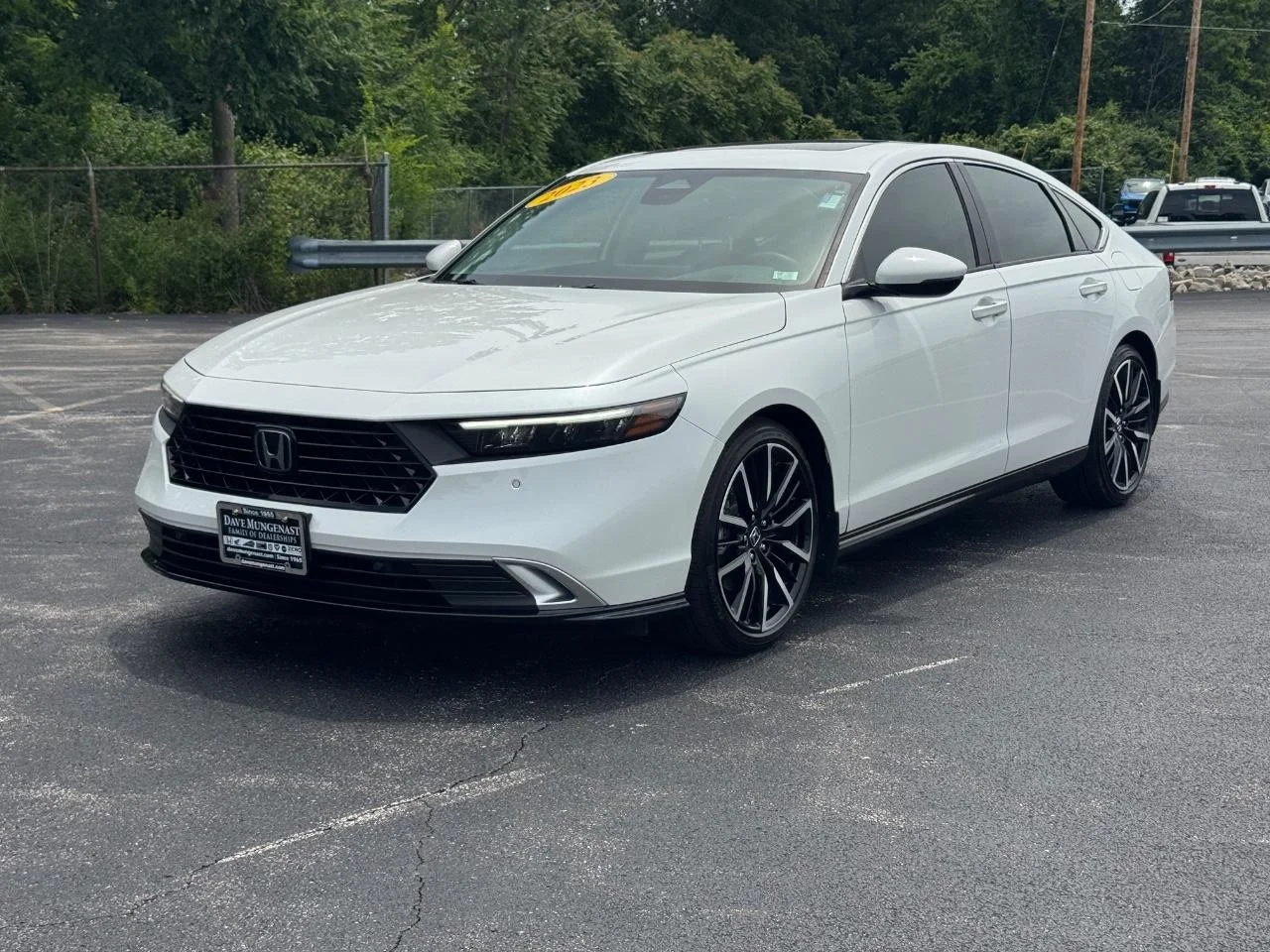 Used 2023 Platinum White Pearl Honda Touring image 9