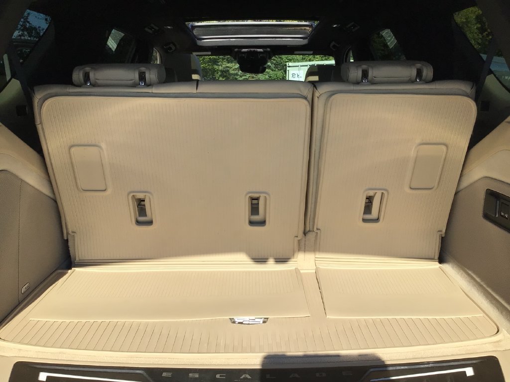Used 2023 SANDSTONE METALLIC Cadillac 4WD Premium Luxury image 44