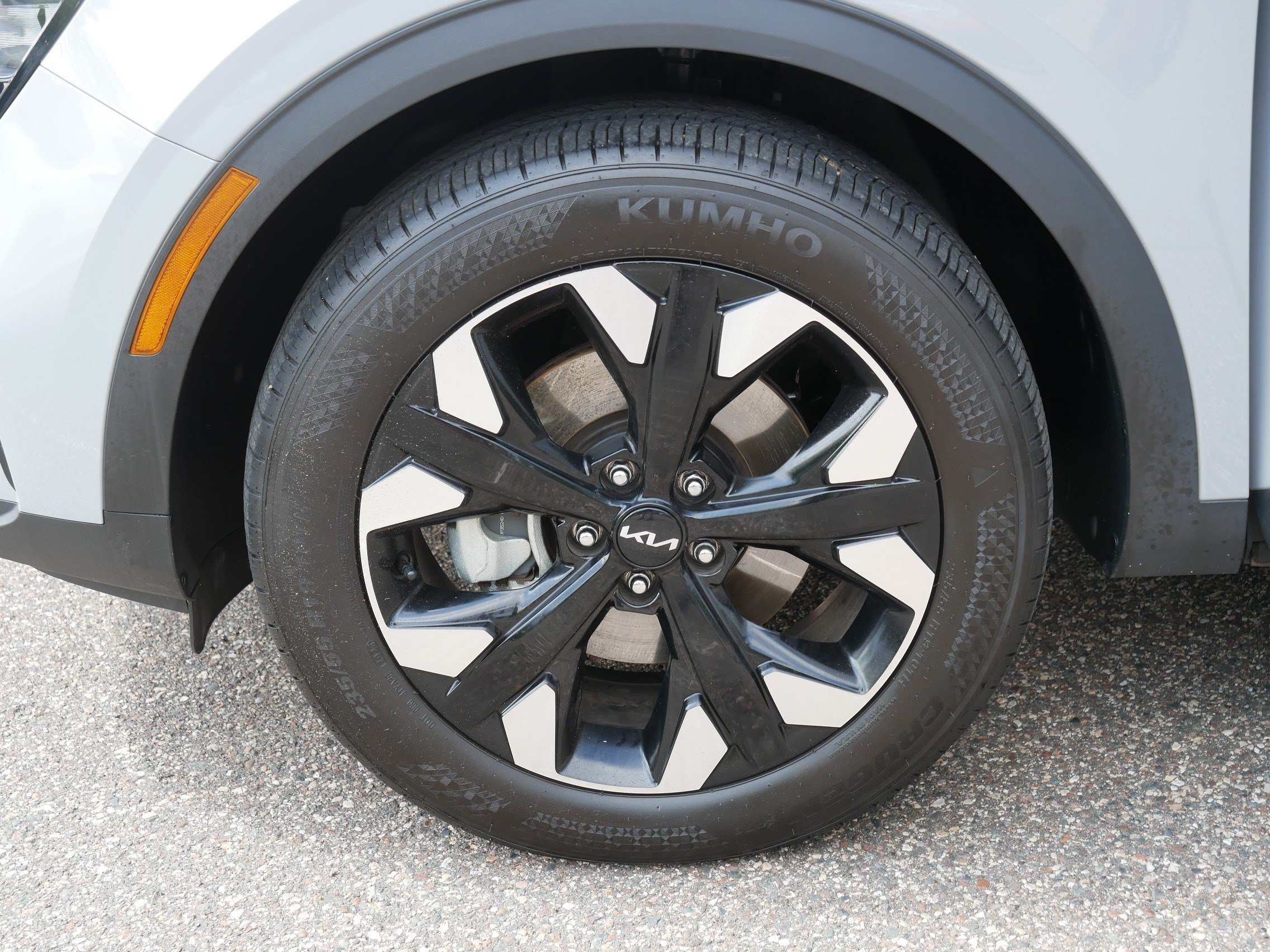 Used 2023 Wolf Gray Kia X-Line image 15