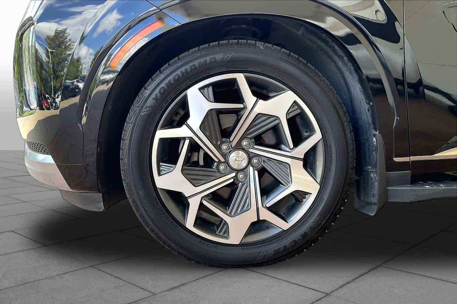 Used 2021 Becketts Black Hyundai Calligraphy image 10