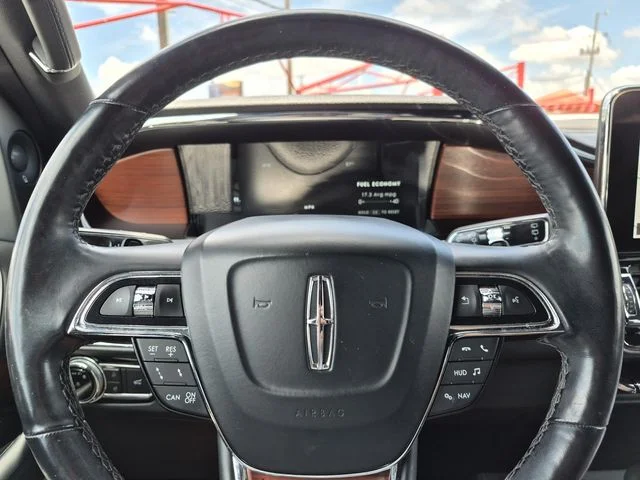 Used 2021 Pristine White Lincoln Reserve image 25