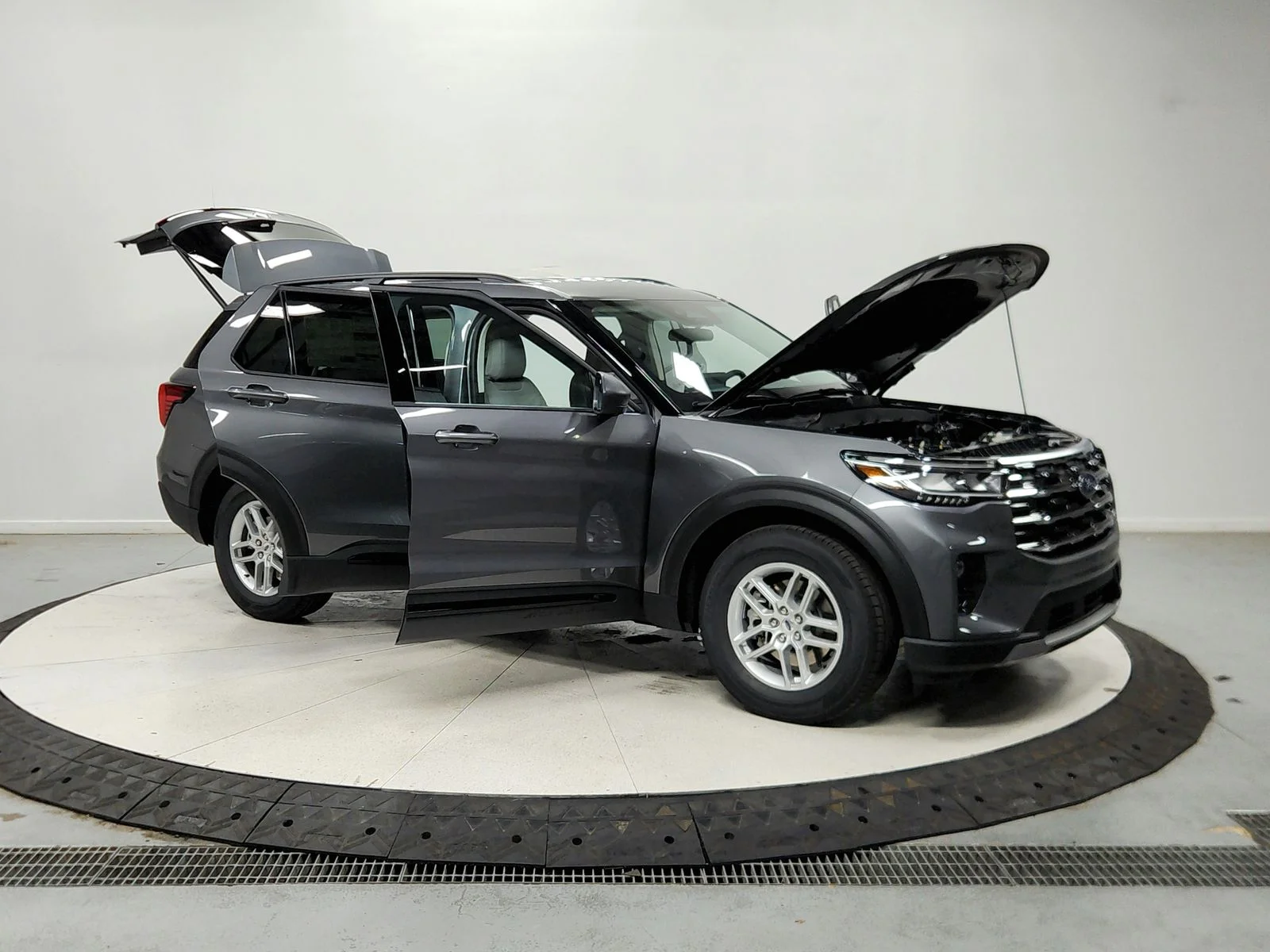 New 2026 Carbonized Gray Metallic Ford Active image 10
