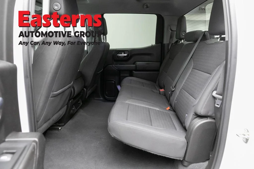 Used 2023 White Chevrolet Custom image 21