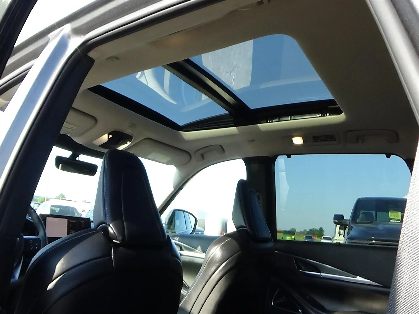 Used 2026 Graphite Shadow (kad) INFINITI Luxe image 14