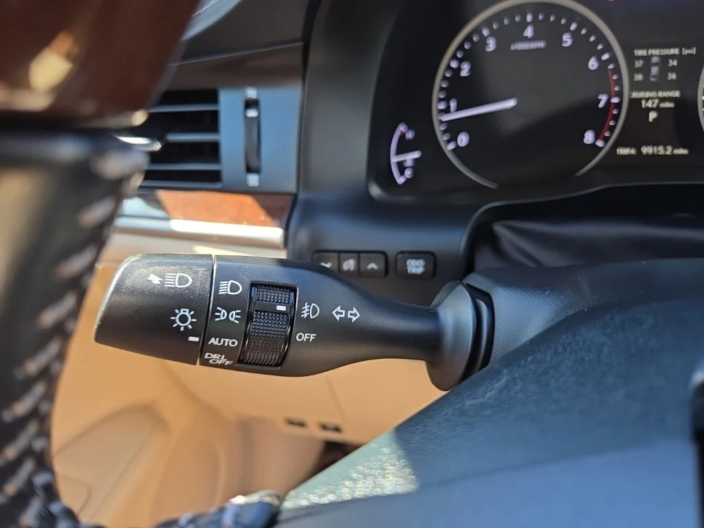 Used 2013 Red Lexus 350 image 40