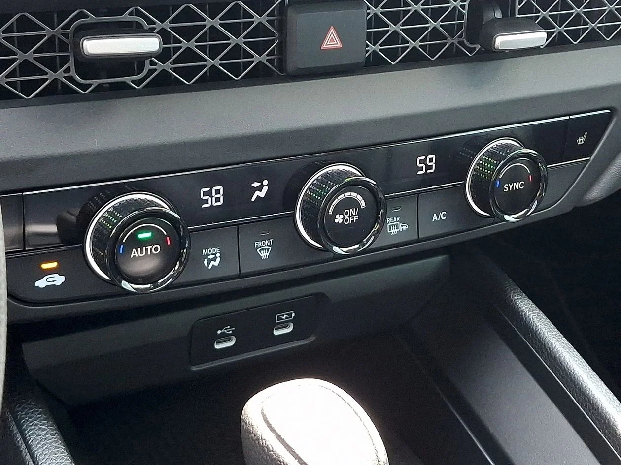 Used 2025  Honda SE image 16