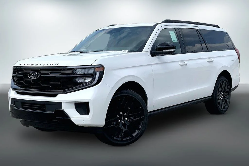 New 2026 Star White Metallic Tri-Coat Ford Platinum image 9