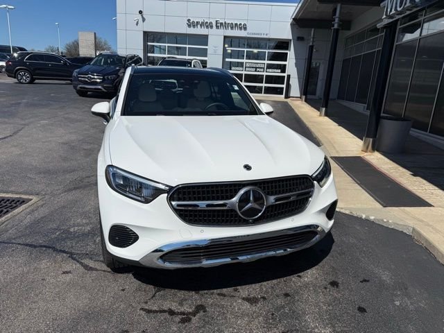 New 2026 Polar White Mercedes-Benz GLC 300 image 3