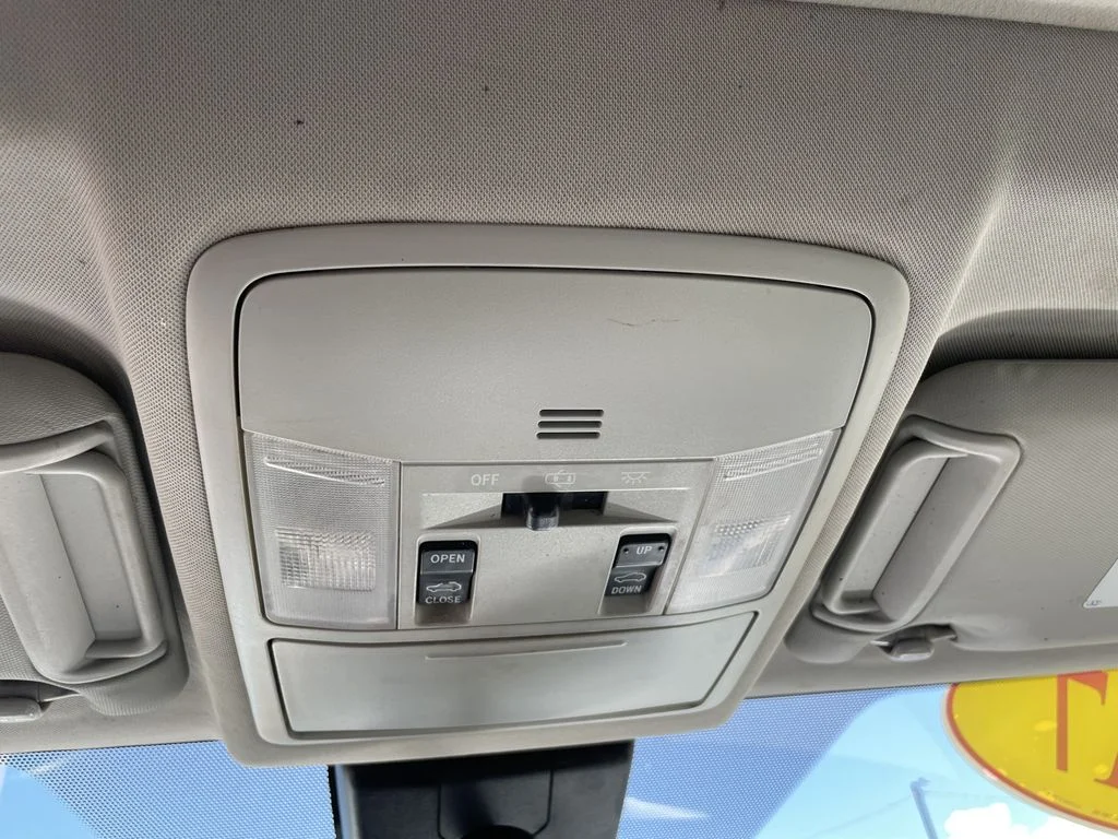 Used 2017 Super White Toyota XLE image 24