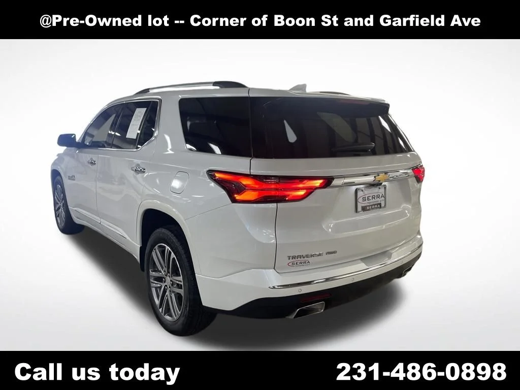 Used 2023 Beige Chevrolet High Country image 3