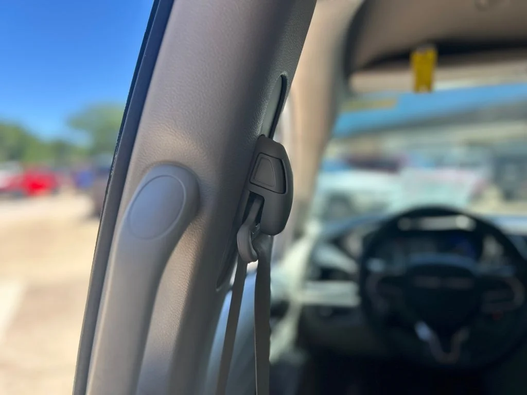 Used 2020 White Chrysler Touring L Plus image 37