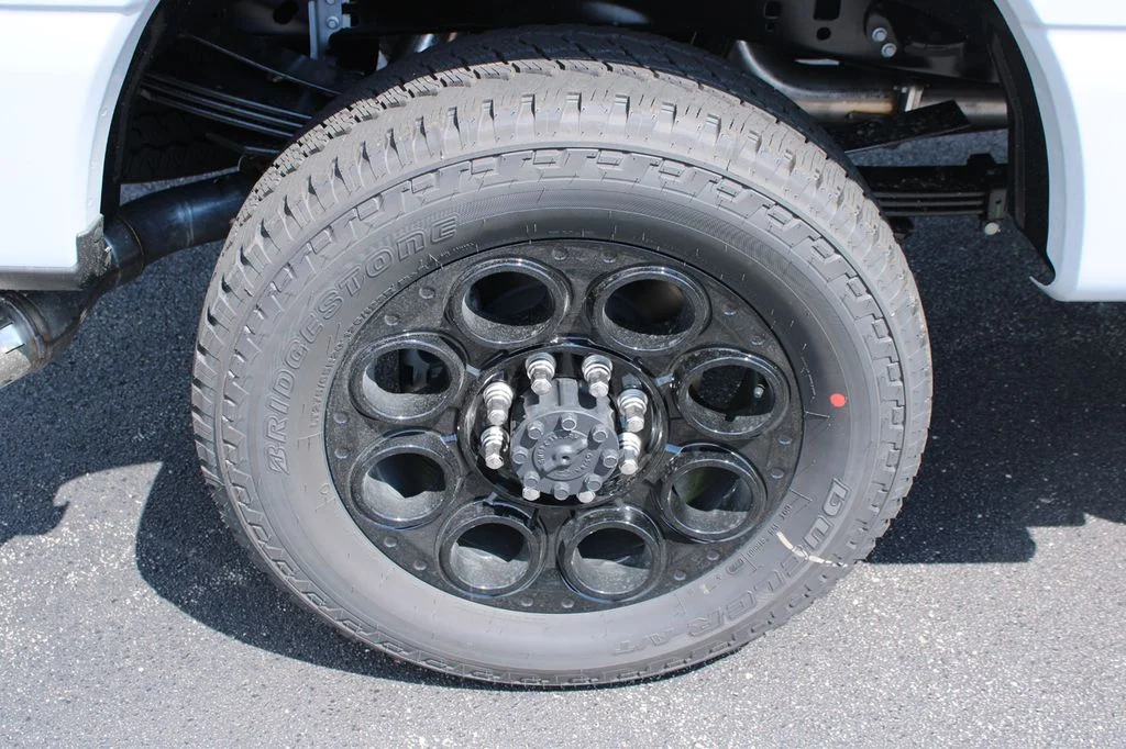 New 2026 Avalanche Ford F-350® XLT image 17