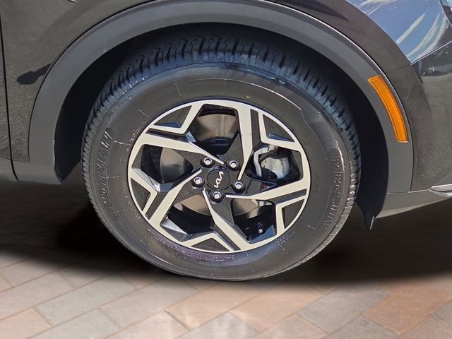 Used 2024 Black Kia LX image 19