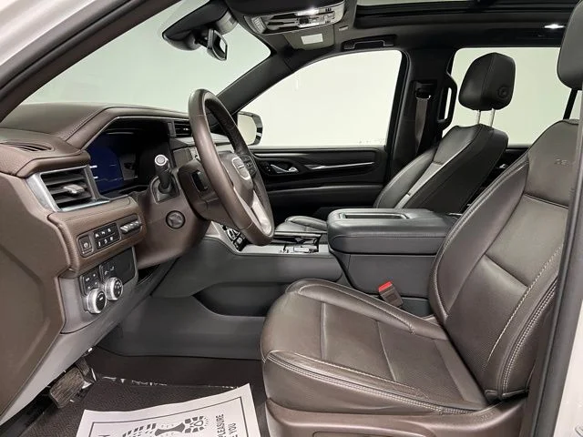 Used 2023 White GMC Denali image 17