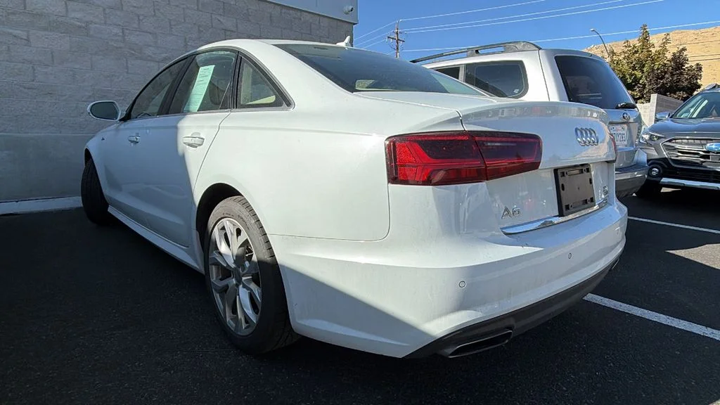 Used 2018  Audi 3.0T Premium Plus image 3