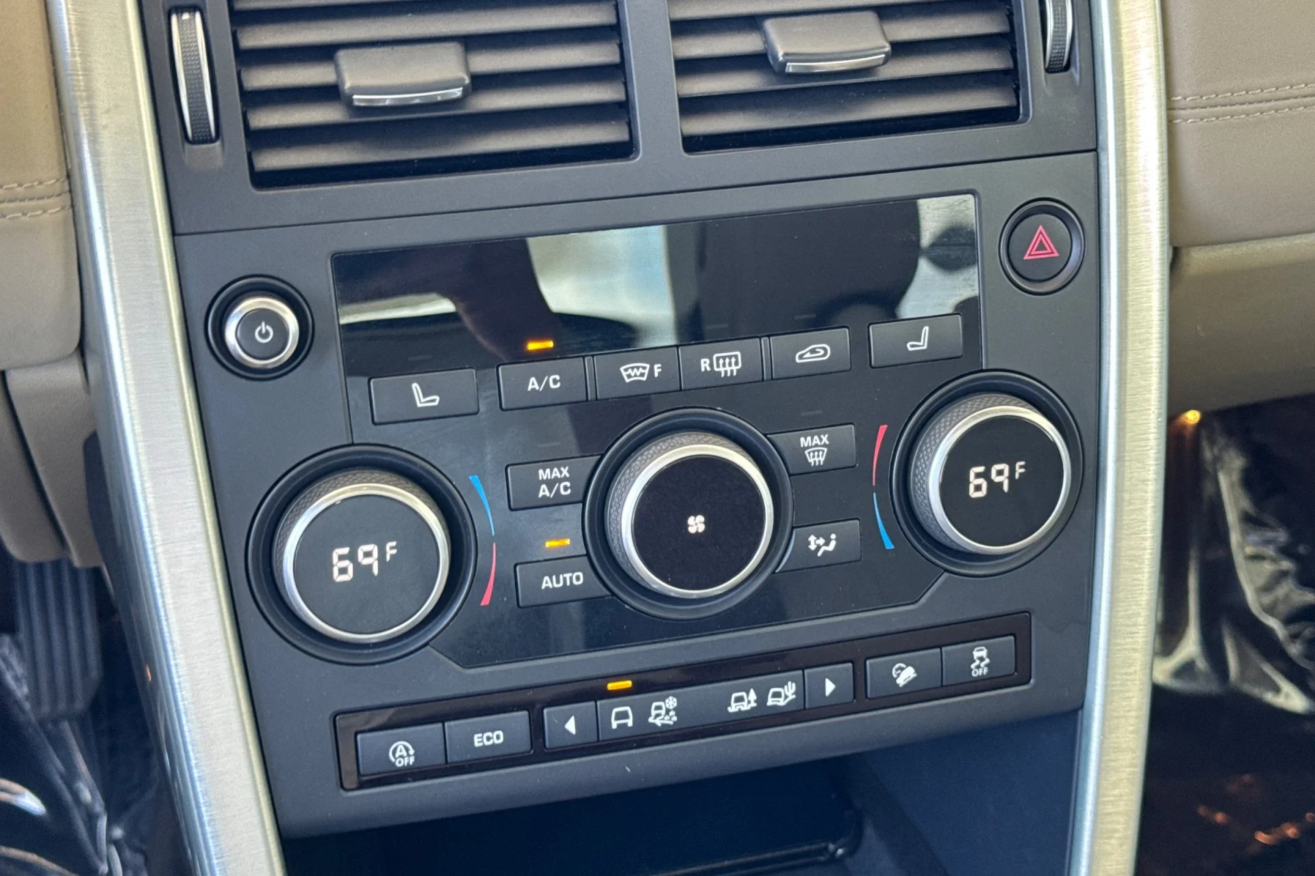 Used 2019 Narvik Black Land Rover HSE image 22