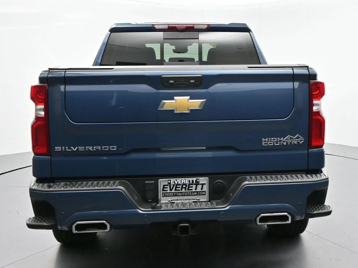 Used 2024 Lakeshore Blue Metallic Chevrolet High Country image 6