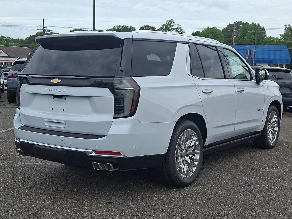 New 2026 Polar White Tricoat Chevrolet High Country image 8