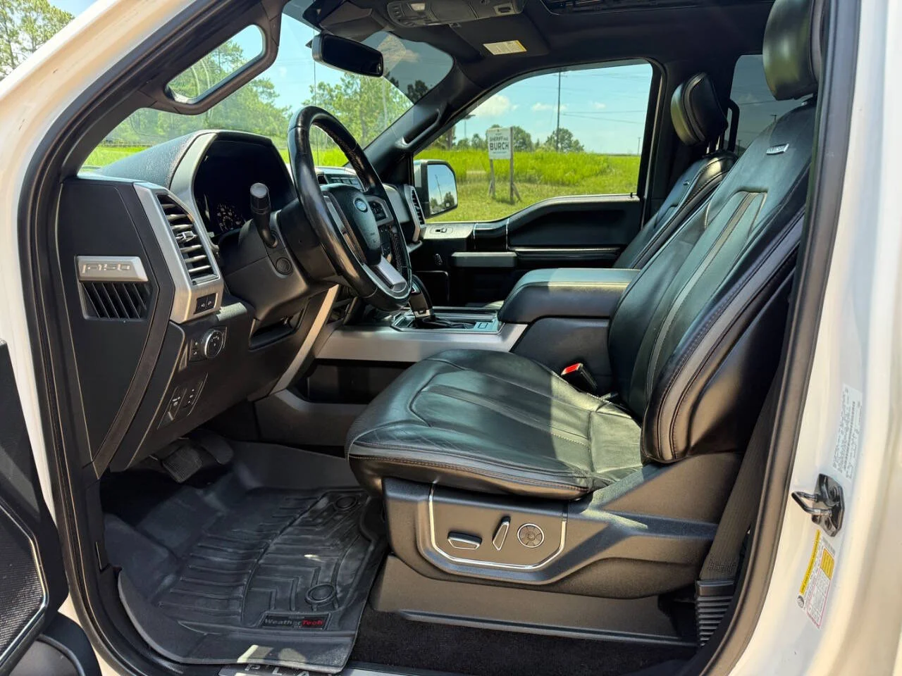Used 2018 White Ford Platinum 4x4 4dr SuperCrew 5.5 ft. SB image 10