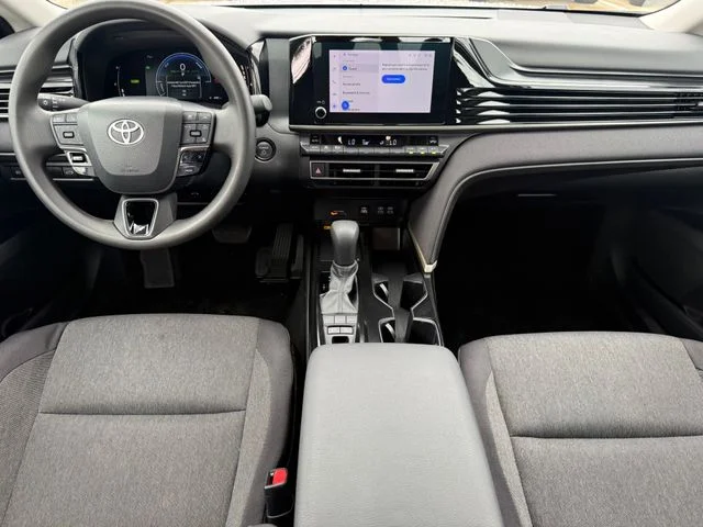 2025 Toyota Camry LE - Photo 25