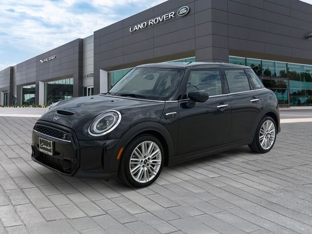2024 MINI Hardtop Cooper S's photo